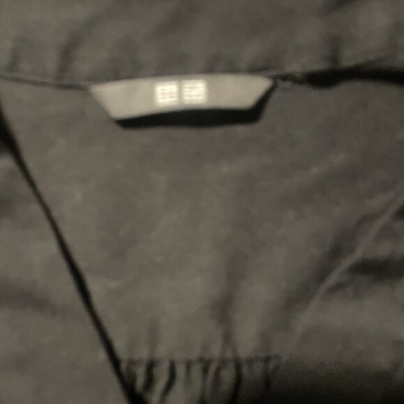 Uniqlo Shirt Womens Medium Black Tunic Vneck Long Sleeve Relaxed Modest Basic - Picture 2 of 6